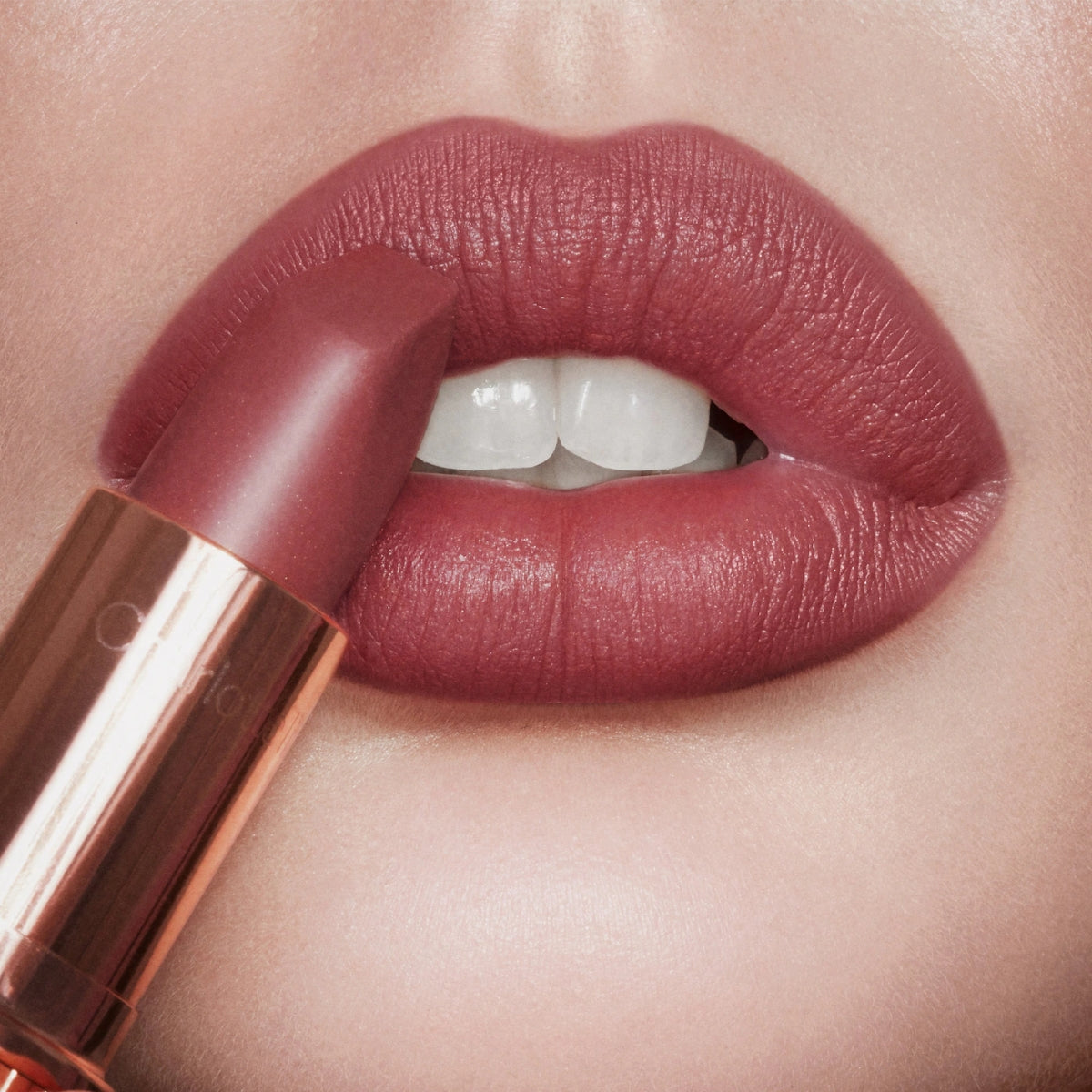 Charlotte Tilbury - Juego de lápiz labial y delineador Pillow Talk